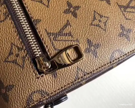 POCHETTE Vuitton METIS Louis 0322